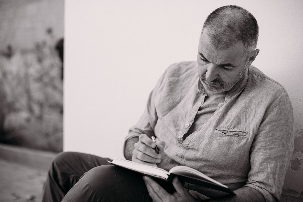 Markus Coenen beim Schreiben