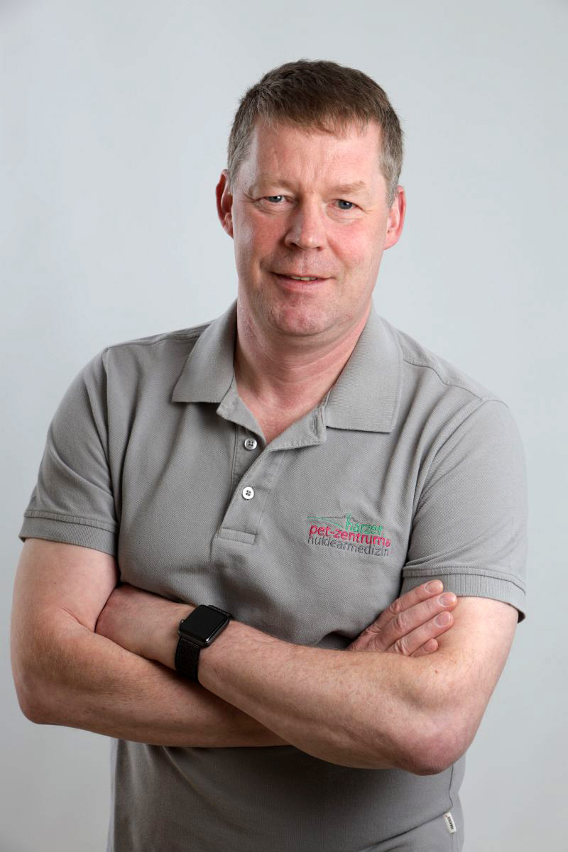 Dr. Frank Straube